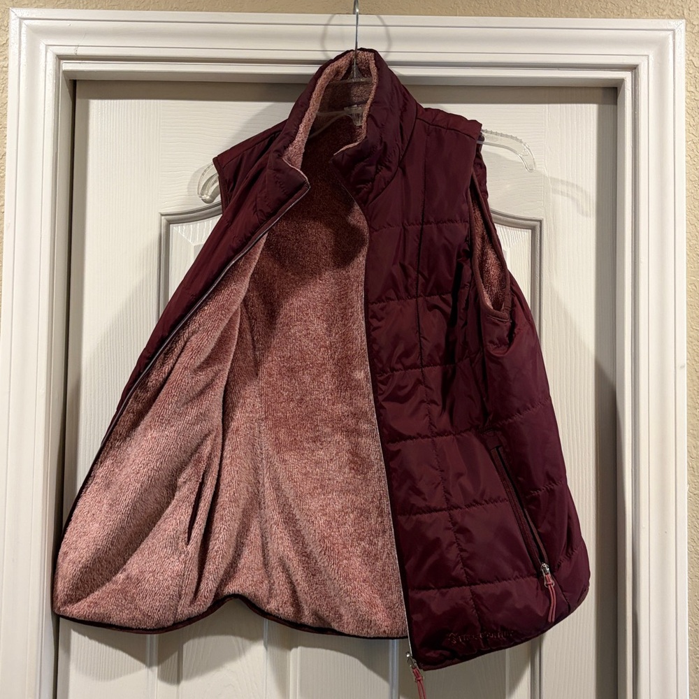 Free Country Women's Reversible Quilted Puffer Vest - Burgundy size M like new - Picture 2 of 7